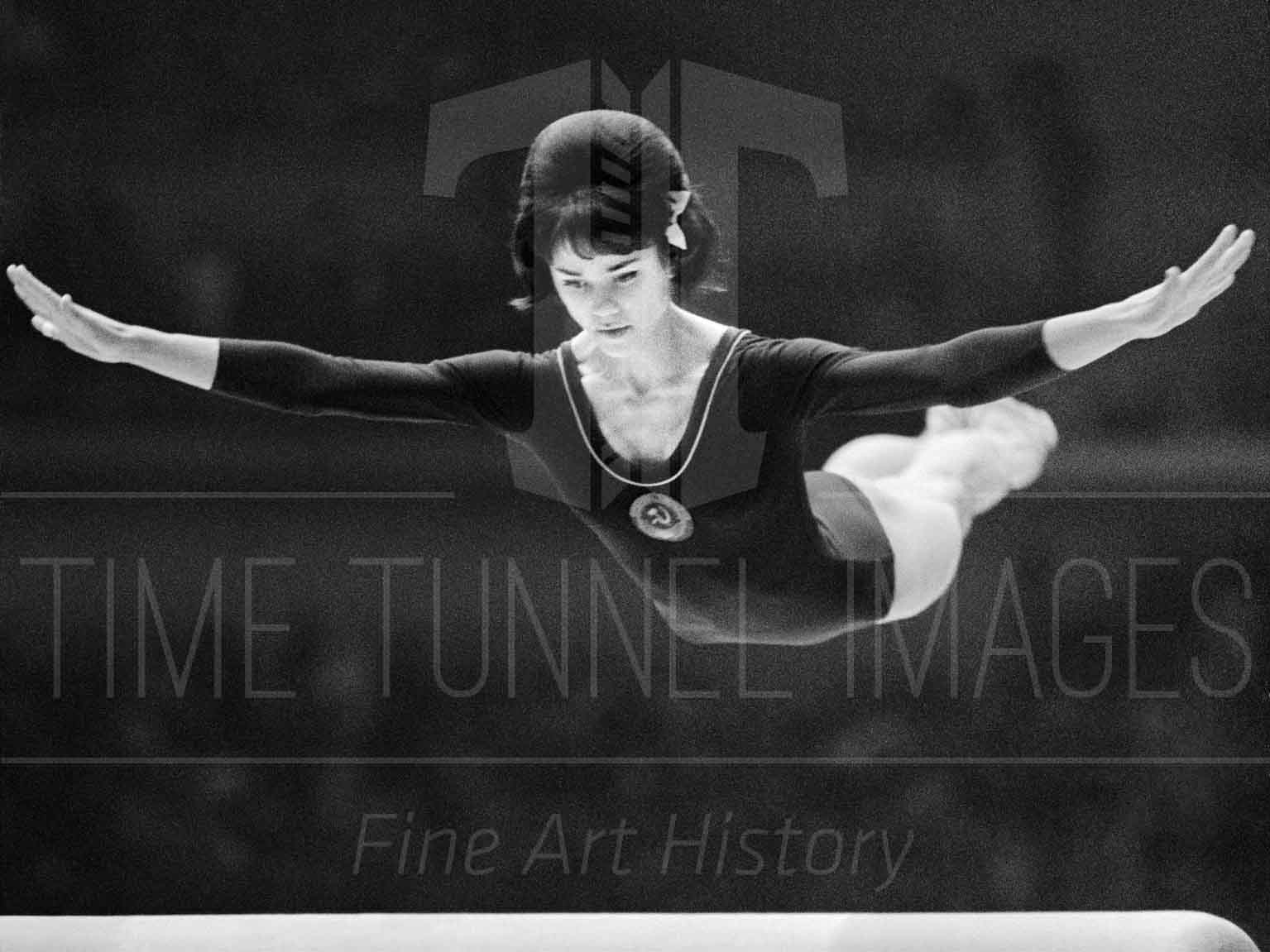 Turnwunder Sinaida Woronina Time Tunnel Images